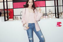 刘诗诗大长腿照片,尽显东方女性优雅气质