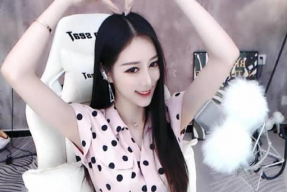 蓝雨跳舞de女主播